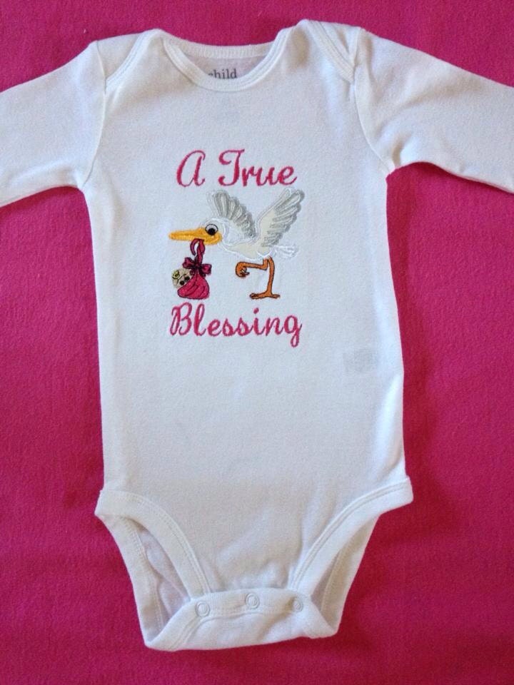 Stork carrying baby Maternity Pregnancy Machine embroidery applique