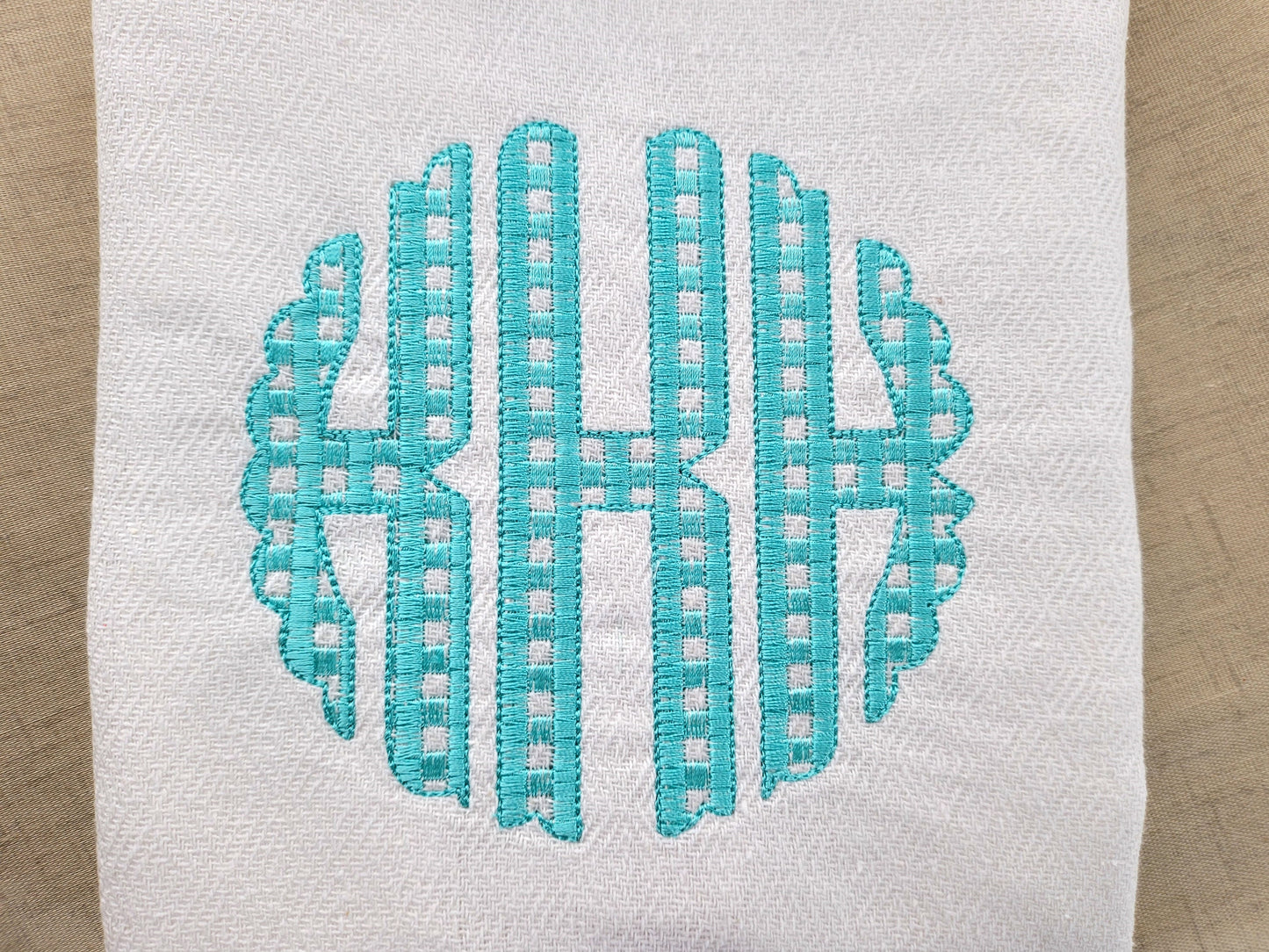 Scalloped Plaid Buffalo Circle Monogram Font