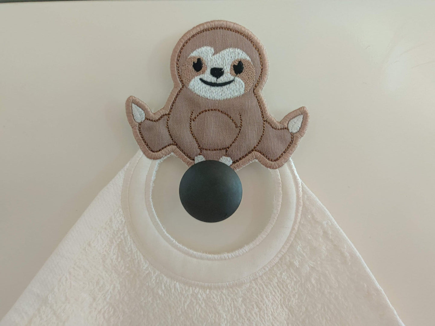 Sloth towel hanging topper hole In The Hoop machine embroidery design, | Artapli - image 1
