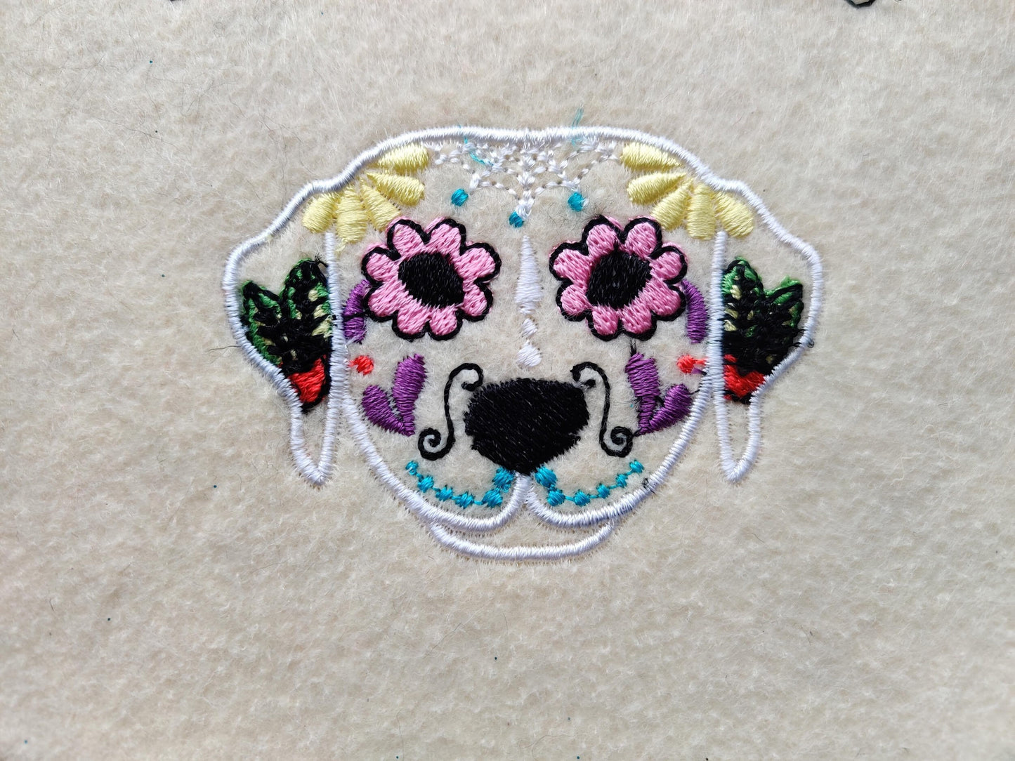 Labrador Sugar Skull Applique – Appliqué embroidery design by Artapli