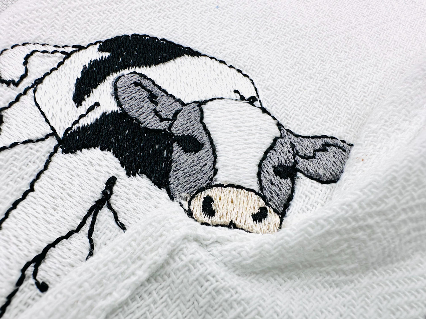 Cute Playing Little Bull Heifer Calf baby cow kitchen dish towel Farm animal kids machine embroidery designs ITH