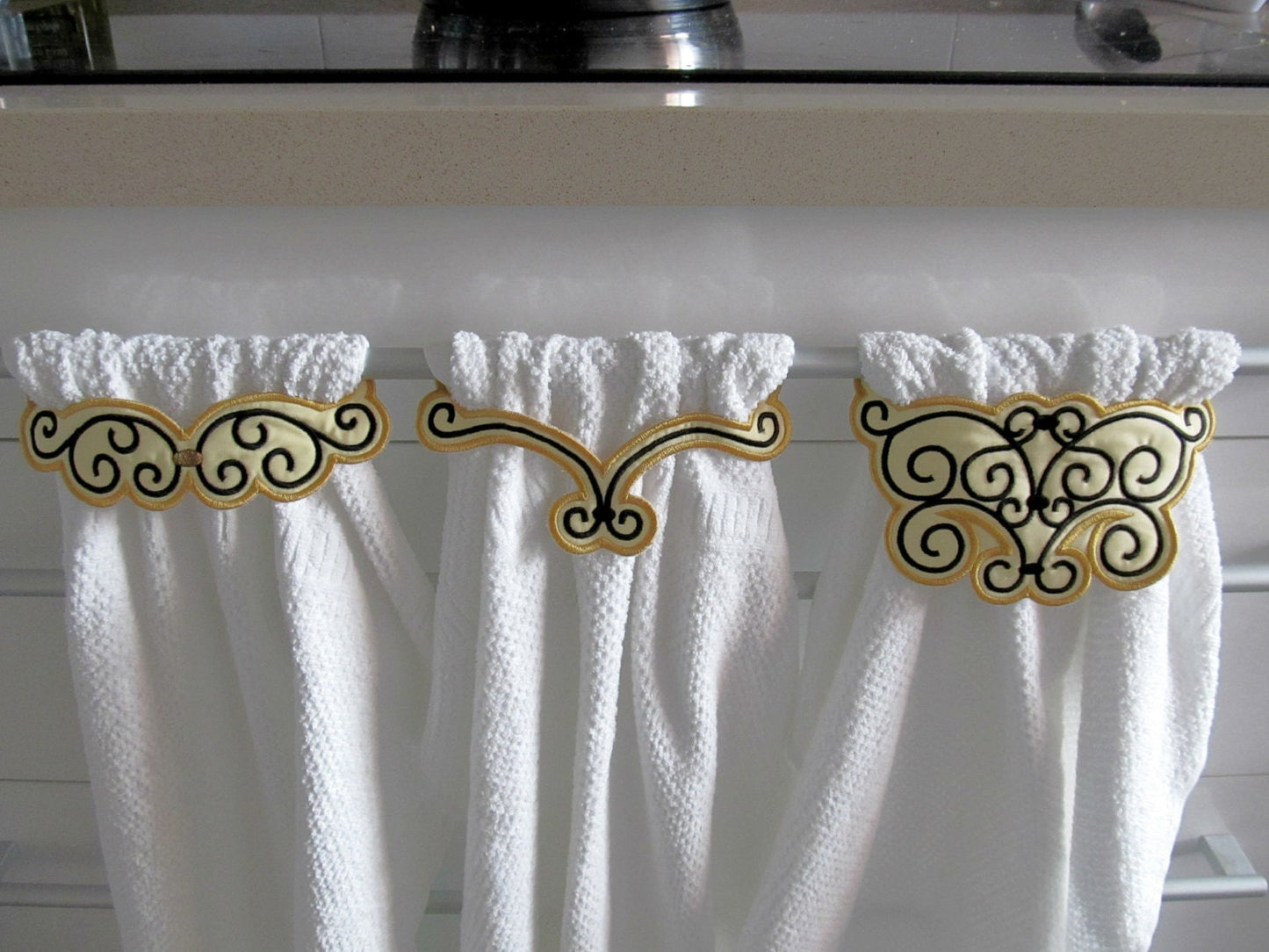 Stencil Towel toppers collection, machine embroidery ITH project | Artapli - image 1