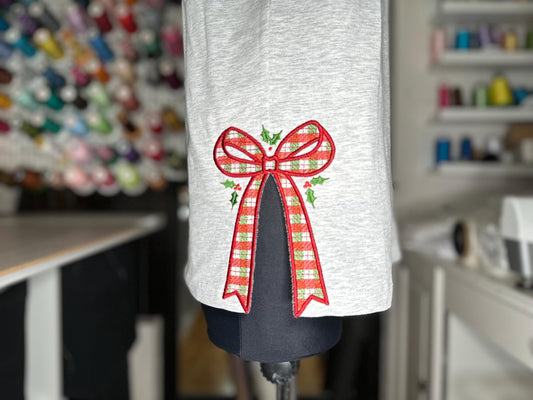Gingham Plaid Christmas Bow Applique Embroidery Design