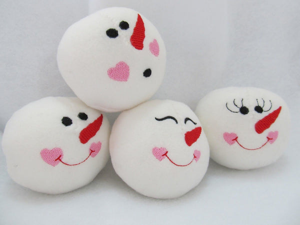 Snowballs, fight!!!