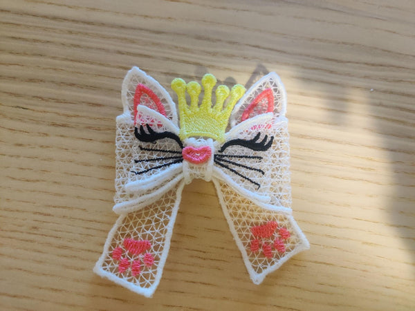 Cat Freestanding Lace (FSL) Bow Tutorial