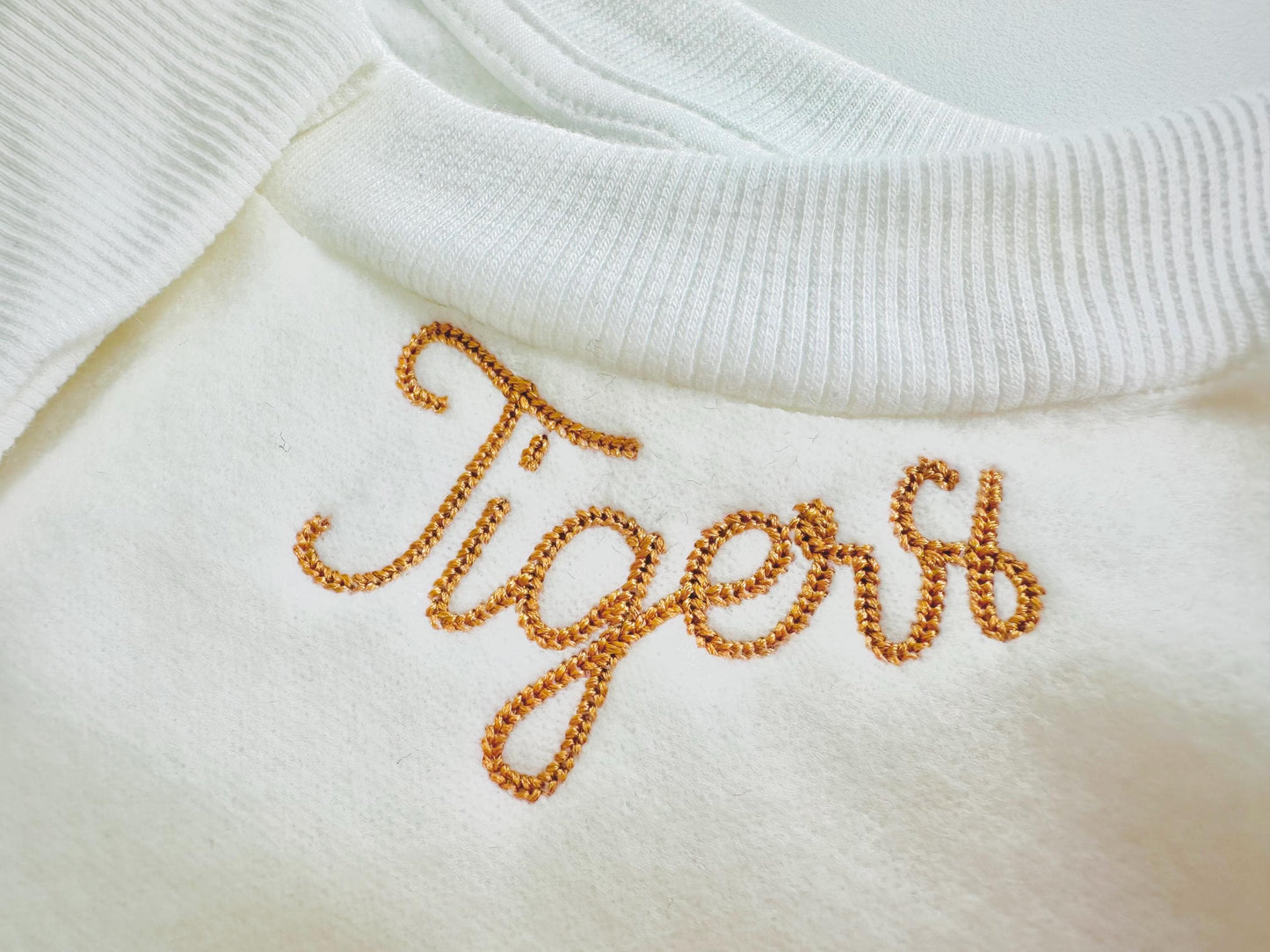 Tiny Chain FONT machine embroidery designs in small sizes 1 up to 2.2