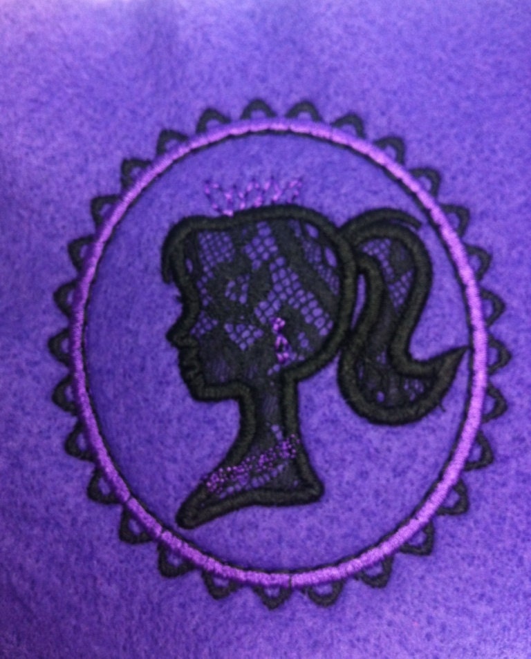 Monogram Lace Frame Set