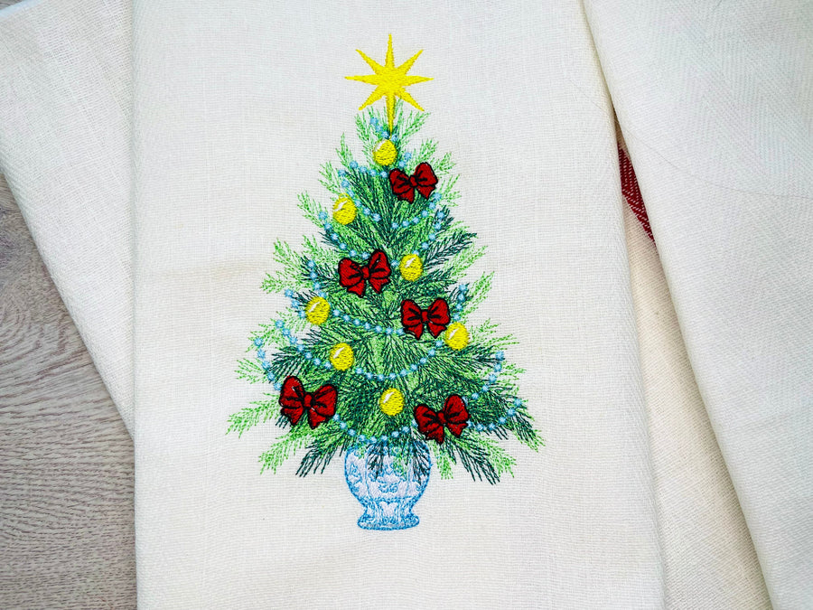 Old Fashioned Chinoiseries Christmas Tree