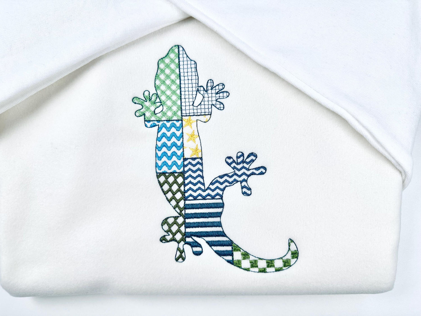 Patchwork Lizard Gecko animal silhouette patterned outline small dragon