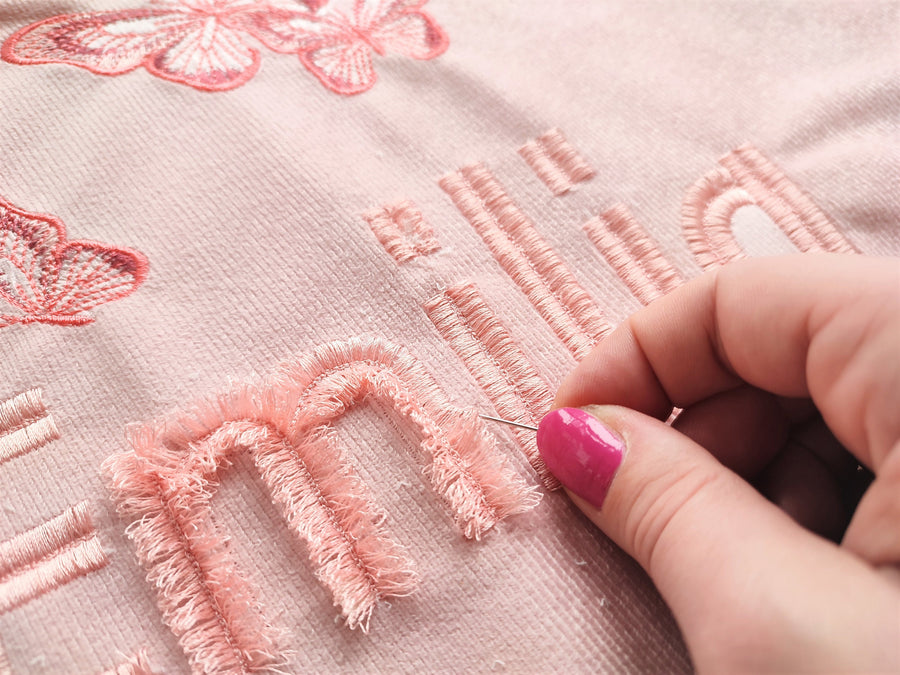 Cute Fringed Font Emilia