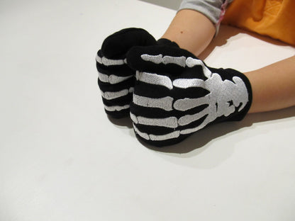 Mittens Skeleton Hands ITH