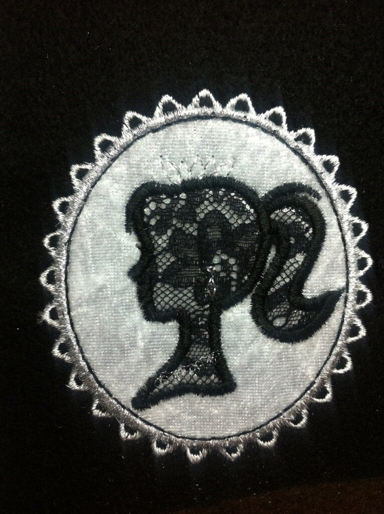 Monogram Lace Frame Set