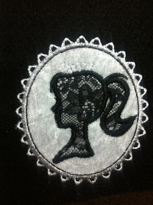 Monogram Lace Frame Set