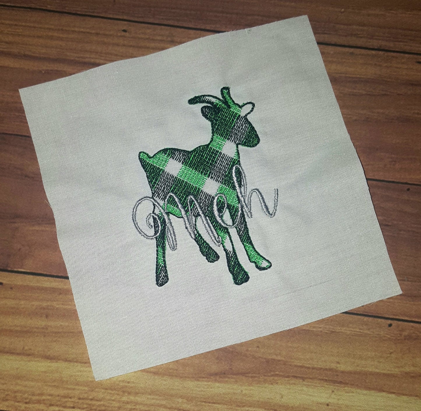 Gingham Plaid Patterend Farm Animals Set