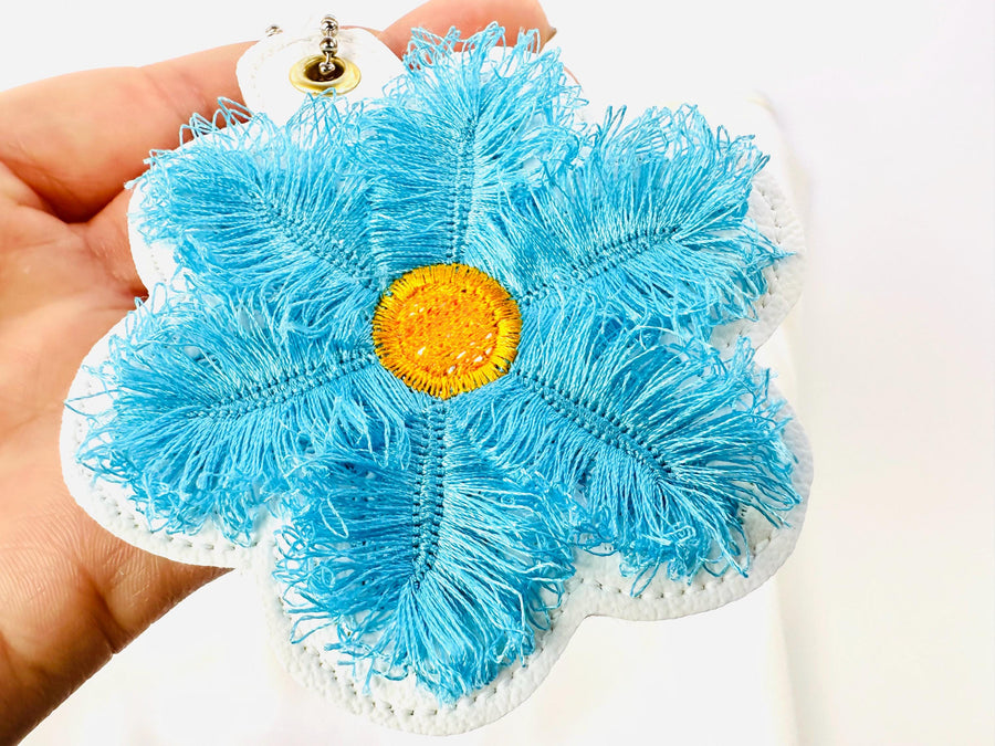 Fringed Daisy Flower Keychain