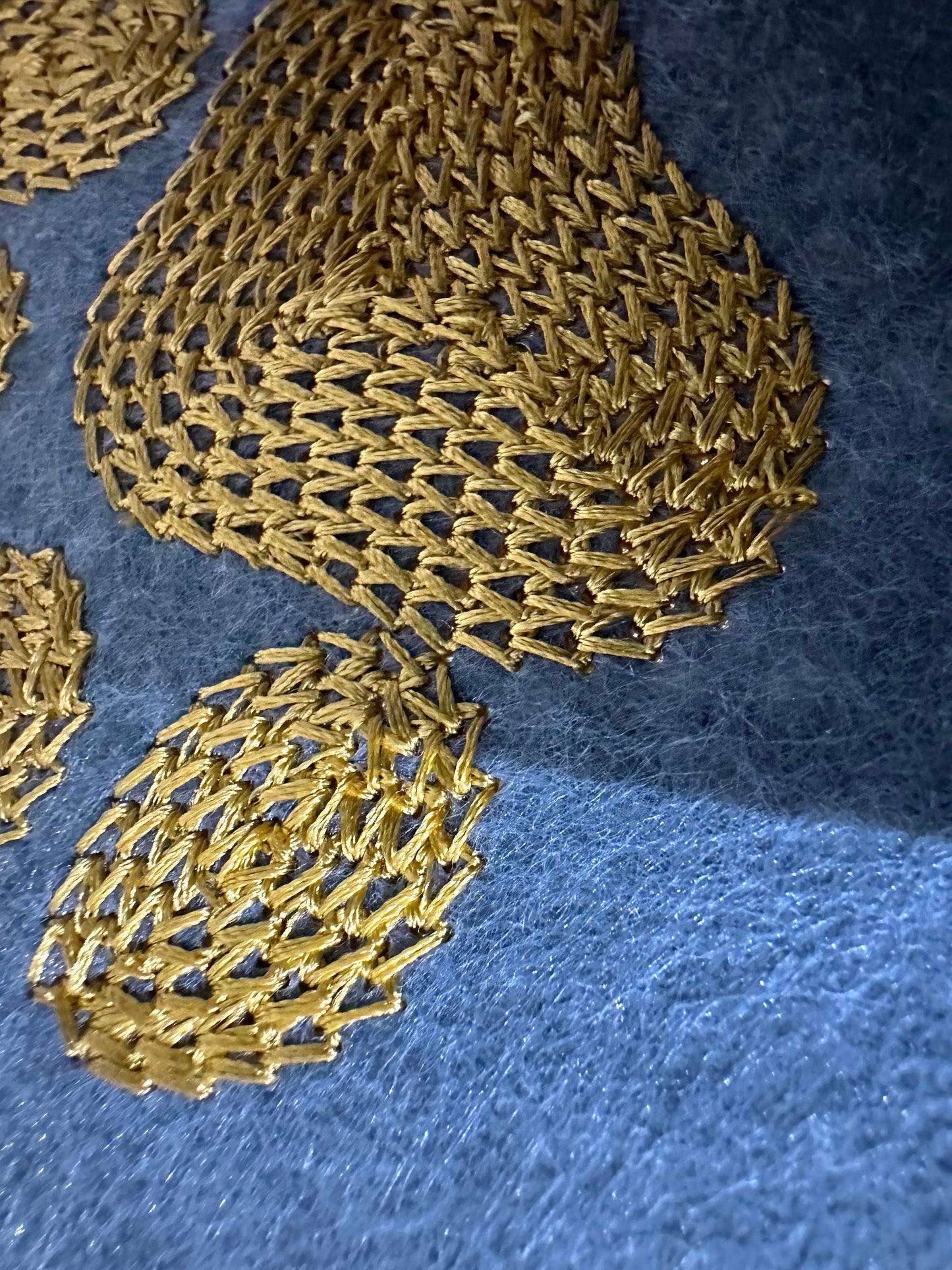 Dog paw chain stitch fill machine embroidery design happy paw print