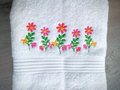 Summer Daisy 5 Flowers in a row