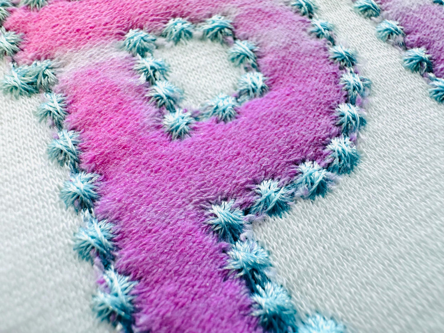 Pearl Stitch Outline Athletic Font Applique