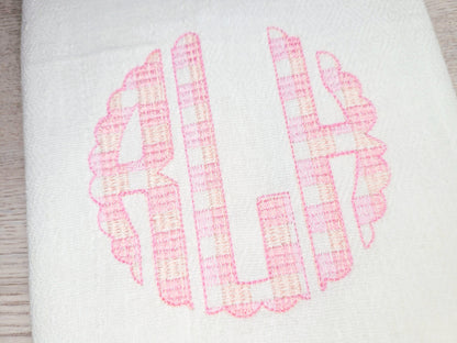 Scalloped Plaid Gingham Circle Monogram Font