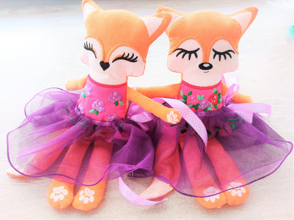 Pretty Fox Doll Set of 2 ITH