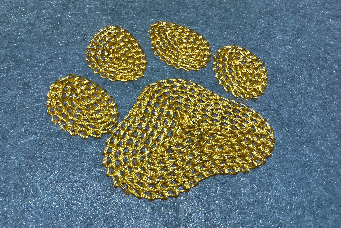 Dog paw chain stitch fill machine embroidery design happy paw print