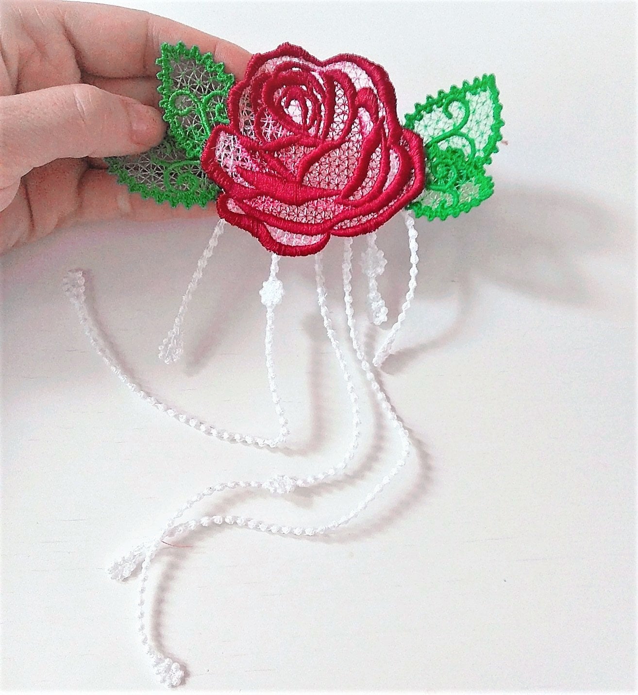 Rose accent FSL Free standing lace machine embroidery designs in the ...