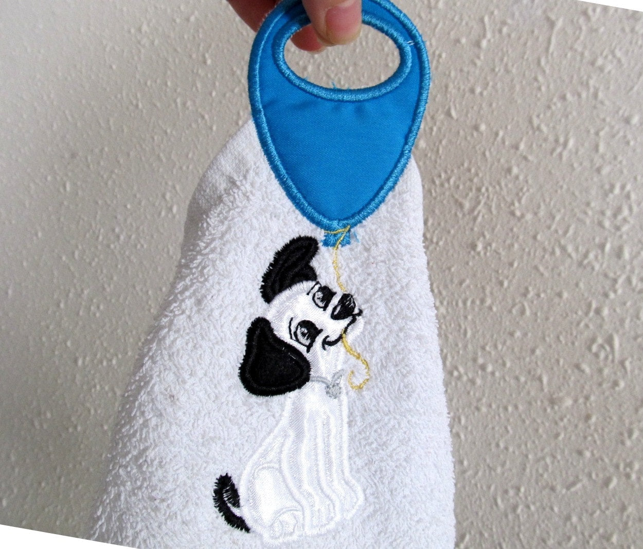 Little Puppy Dog and Balloon Towel Hanging Hole Topper