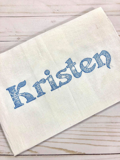 Old fashioned Frozen Snowflake Font