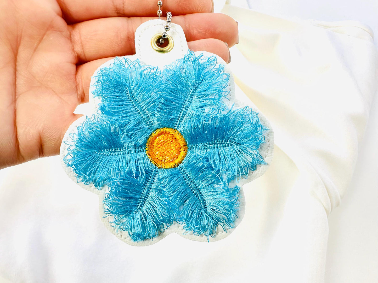 Fringed Daisy Flower Keychain