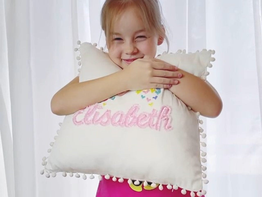 Fringed Handwritten Font Elisabeth