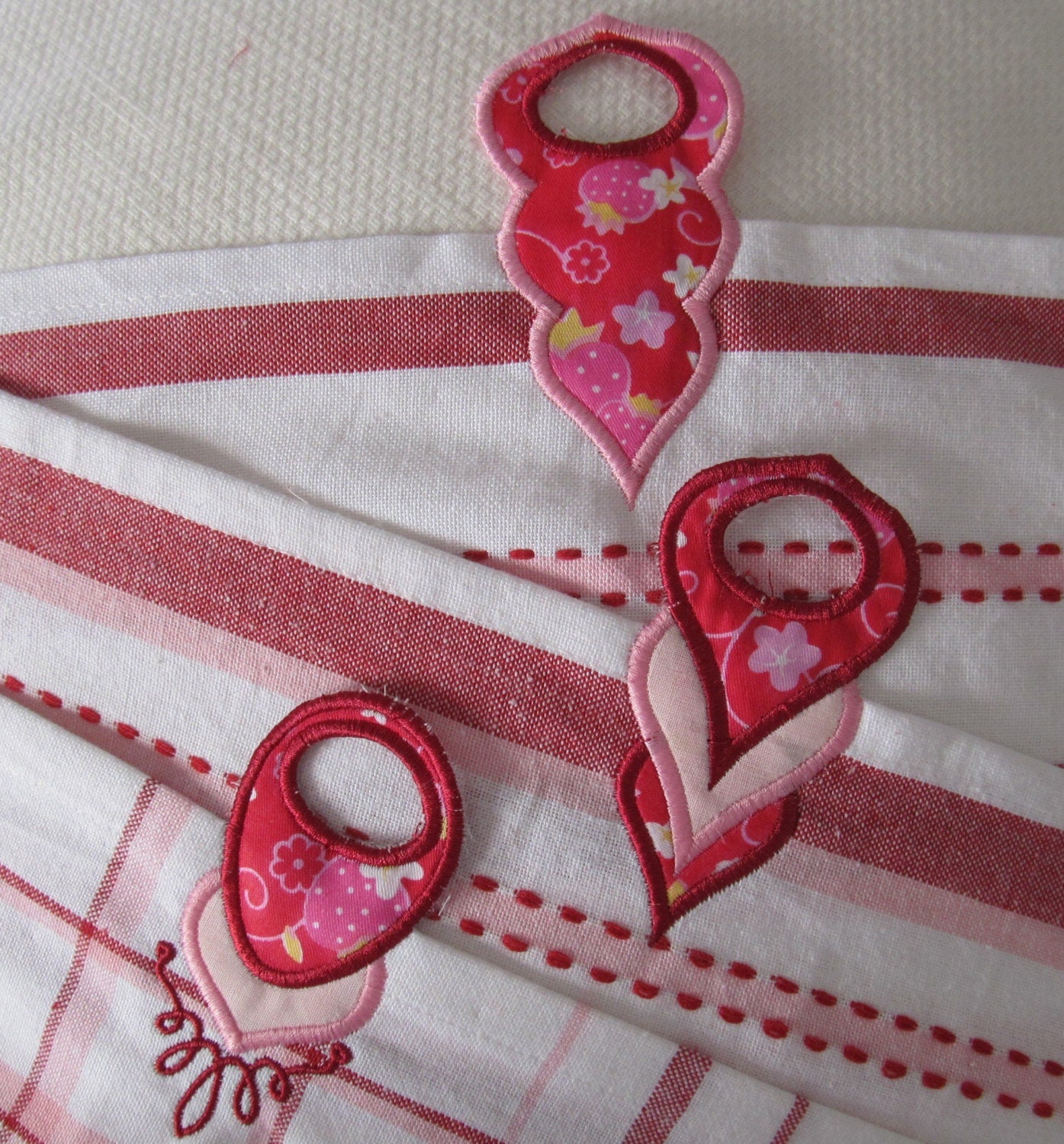 Towel Heart Hanging Hole Topper Set of 4