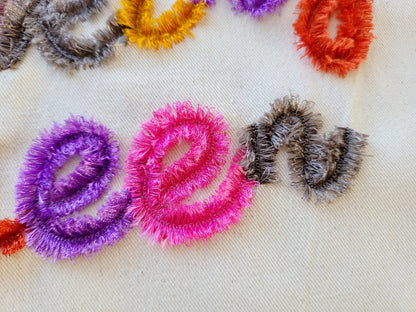 Queen Fringed Handwritten Font