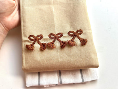 Fringed Border Rope Bow Trio