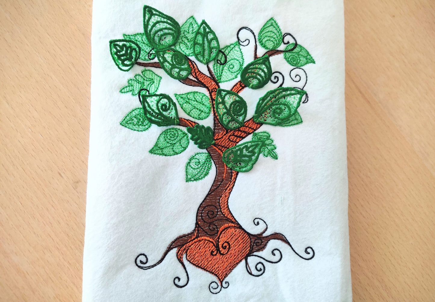 Lovely Tree with Lace Leaf FSL