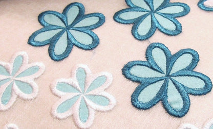 Small Daisy Flower Applique