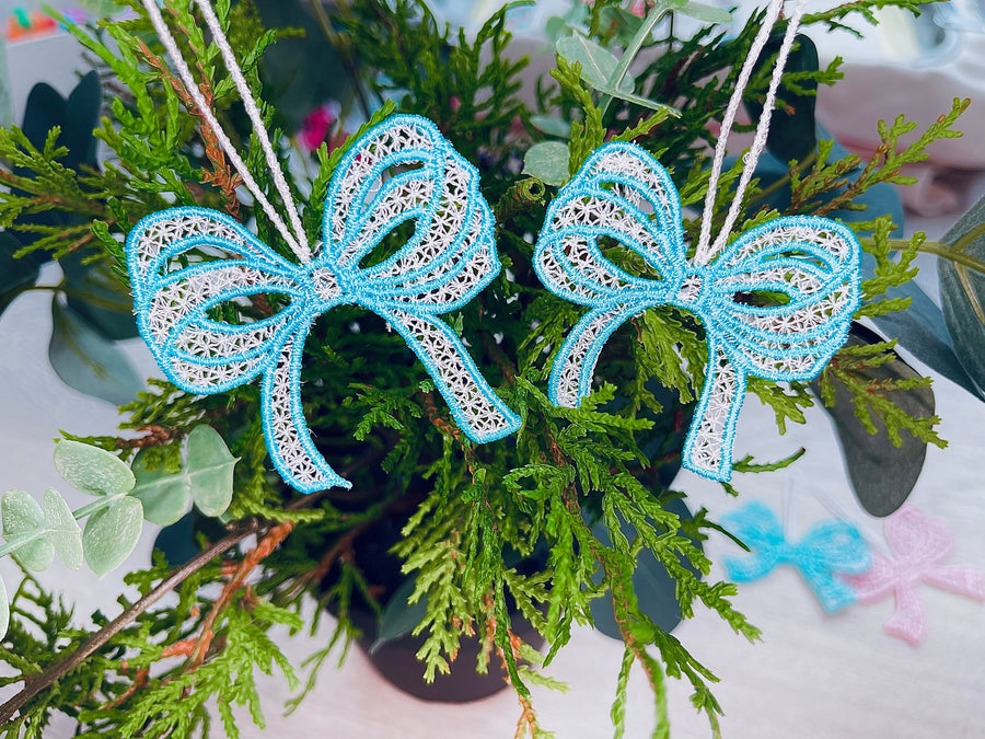 Old Fashioned Classic Bow Christmas Ornament