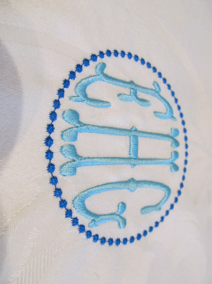 Awesome Fishtail Circle Monogram Font