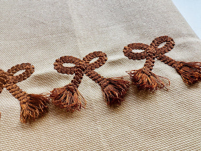 Fringed Border Rope Bow Trio