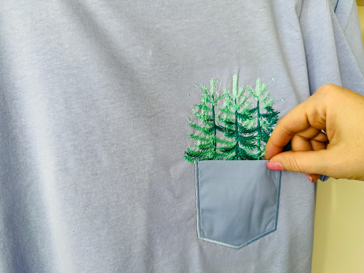 Genuine Pocket with Christmas Tree ITH