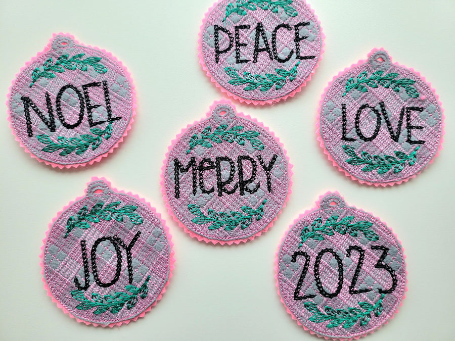 Gingham Plaid Patterned Christmas Tree Ornament Set