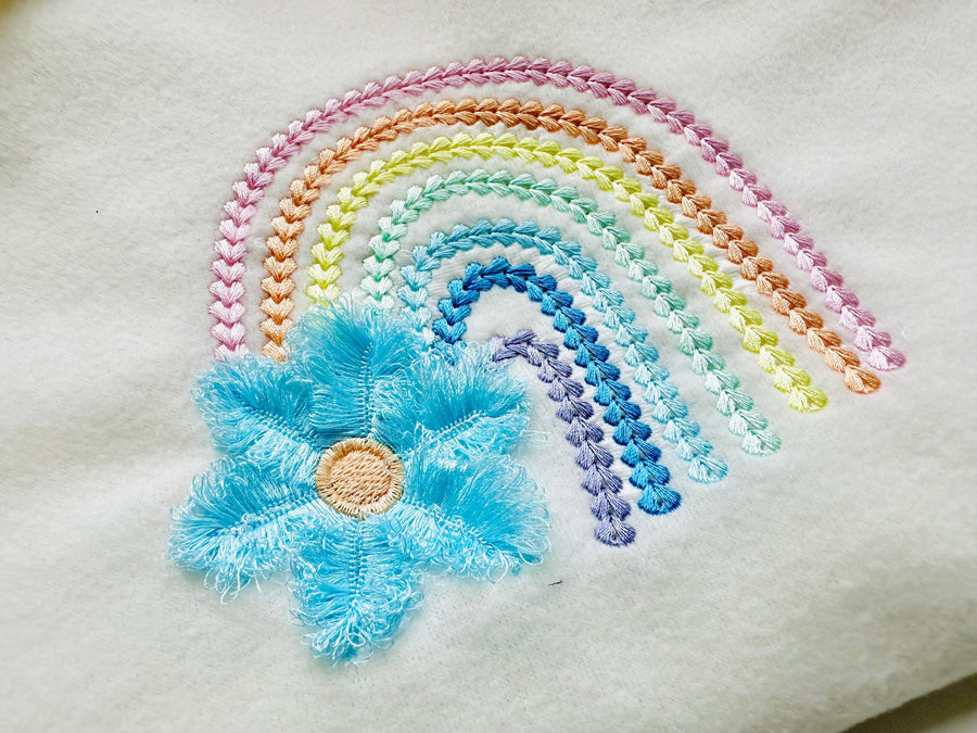 Extra bold chain Rainbow with Fluffy fringed Flower Daisy floral fringe