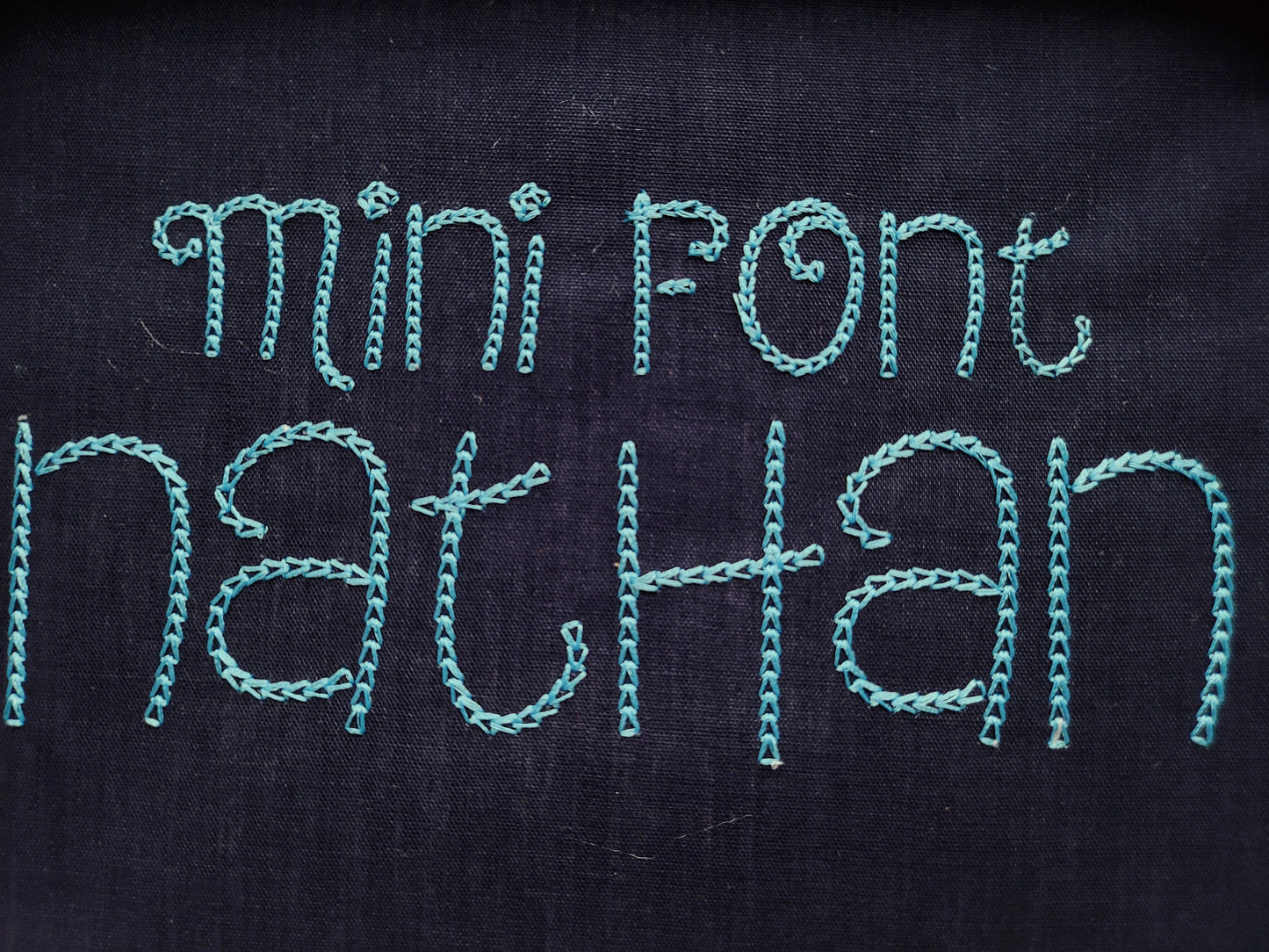 Quick Light Stitch One Height Chain Font