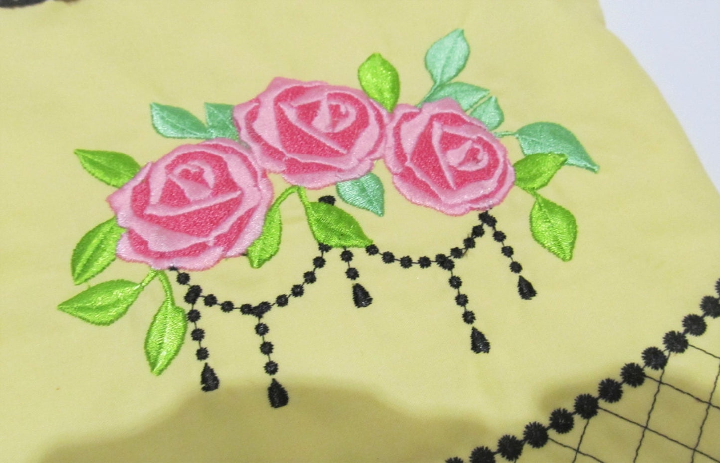 Accent Floral Rose Bouquet with Chain