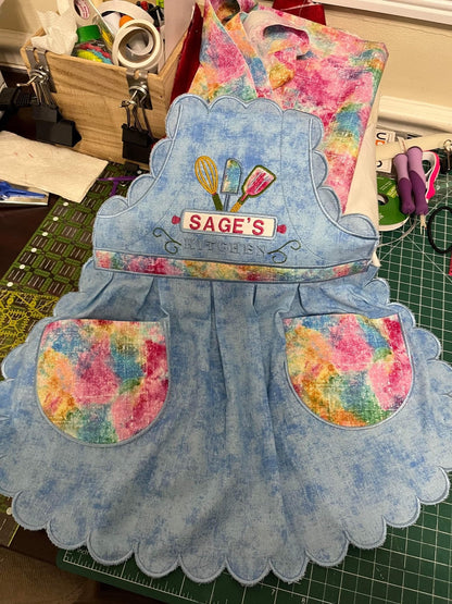 Kids Scalloped Apron ITH