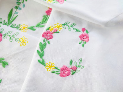 Light Stitch Summer Floral Font