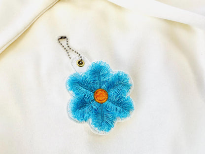 Fringed Daisy Flower Keychain