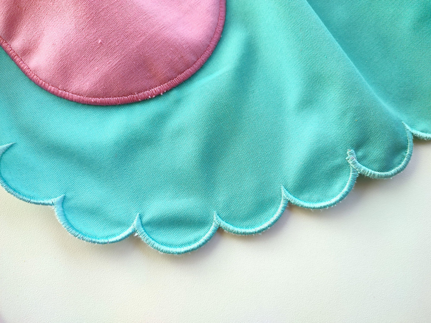 Kids Scalloped Apron ITH