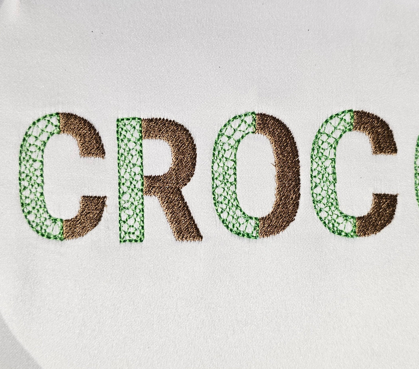 Gator Patterned Split Font