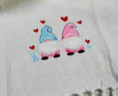 Fringed Valentine Gnome 2 in a row