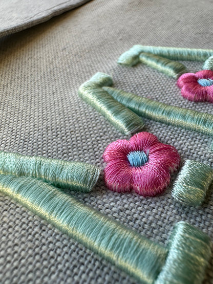 Puffy Puff Foam Floral Font